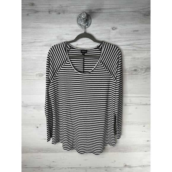 Torrid Shirt Womens 0 Black White Striped Knit Raglan Long Sleeve Scoop Neck - Picture 1 of 10